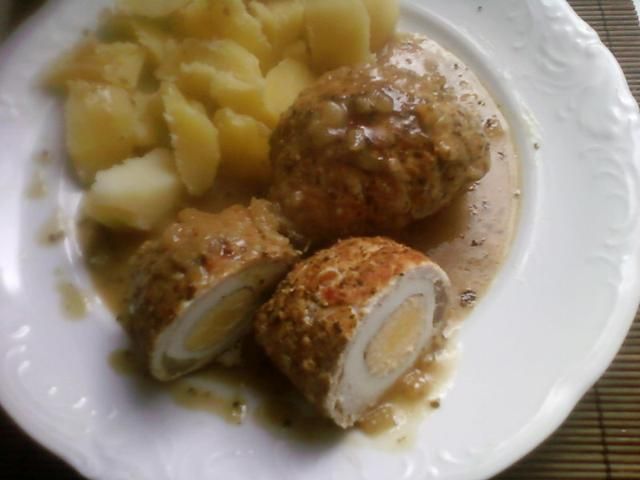 Roladki z jajkiem w sosie musztardowym