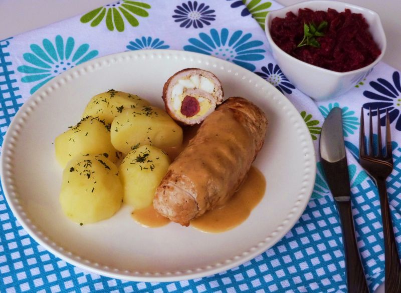 Roladki z kabanosami i jajkiem