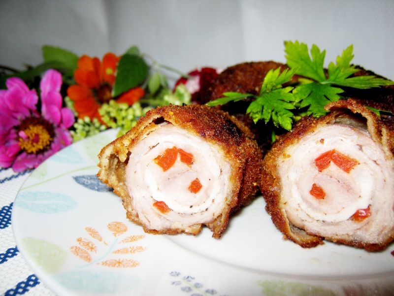 Roladki z karkówki schabu i papryki Roladki z karkówki schabu i papryki