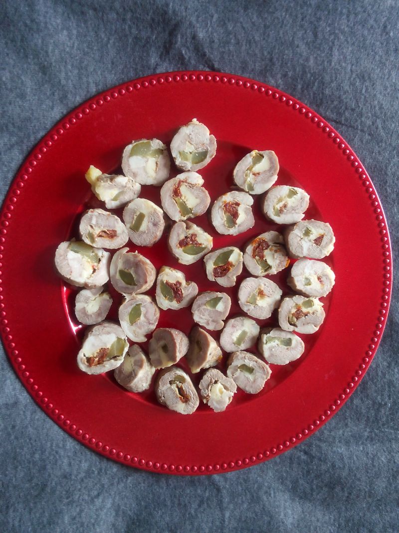 Roladki z karkówki z pomidorkami suszonymi