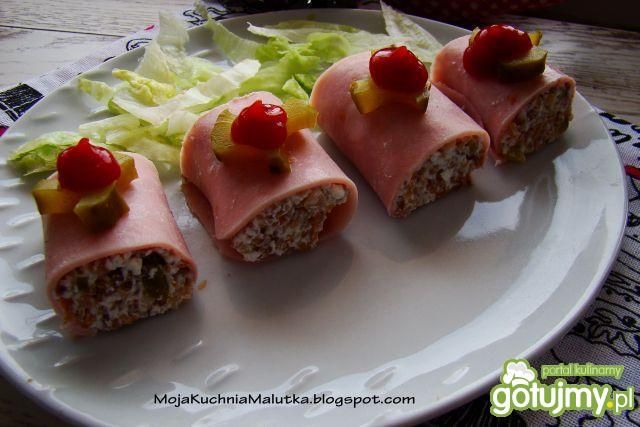 Roladki z kaszy gryczanej i serka mascar