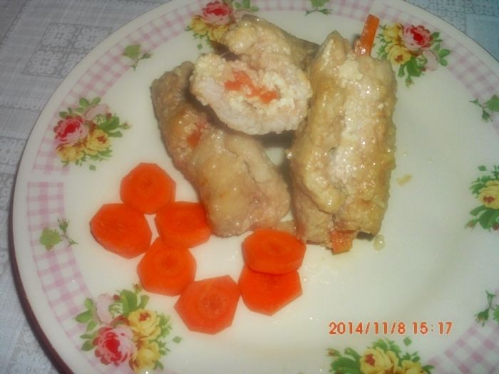 Roladki z ketchupem, serem feta i marchewką Roladki z ketchupem, serem feta i marchewką