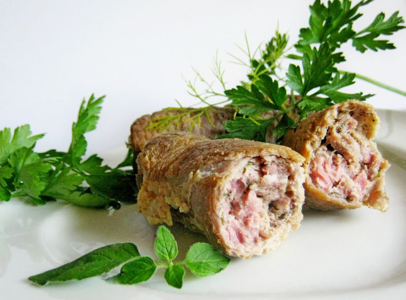 Roladki z kiełbasą