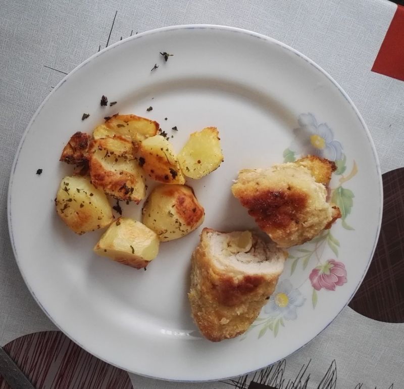 Roladki z kurczaka po hawajsku z kroplą alkoholu 