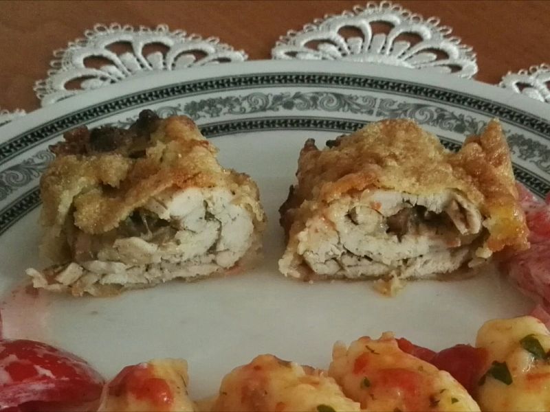 Roladki z kurczaka z grzybami leśnymi