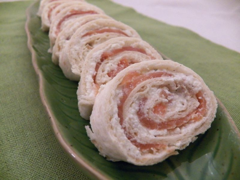 Roladki z łososiem Roladki z łososiem