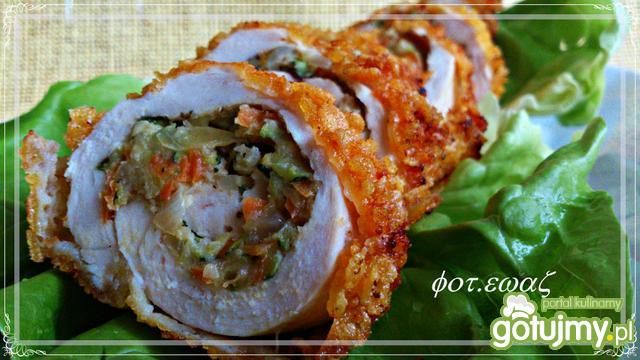 Roladki z marchewką, cebulą i cukinią