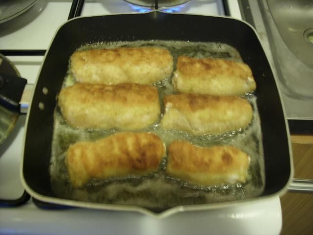 Roladki z masłem czosnkowym Roladki z masłem czosnkowym