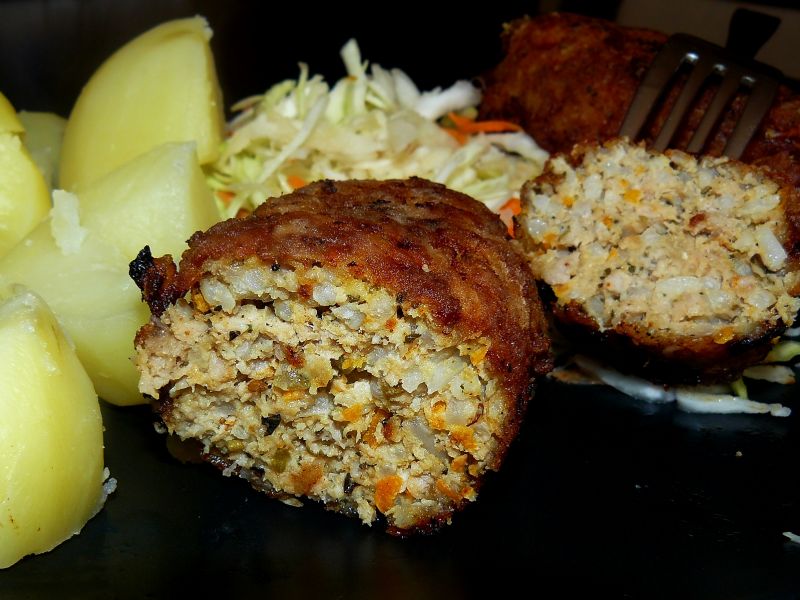 Roladki z mielonego z ryżem i marchewką Roladki z mielonego z ryżem i marchewką