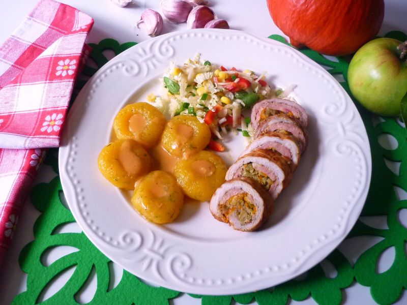 Roladki z mielonką, jabłkiem i dynią