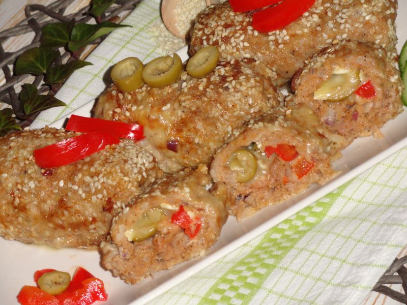 Roladki z mięsa mielonego z camembertem Roladki z mięsa mielonego z camembertem