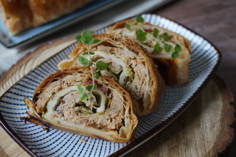 Roladki z mięsa mielonego z cukinią 