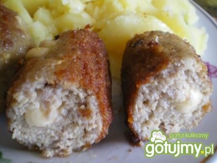 Roladki z mięsa mielonego z serem żółym