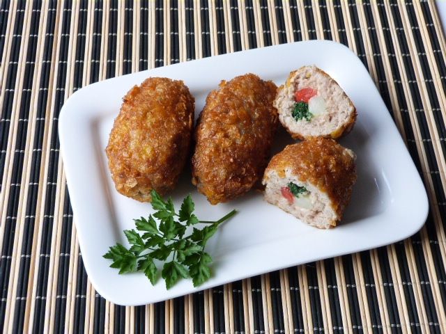 Roladki z mięsa mielonego ze szparagami 