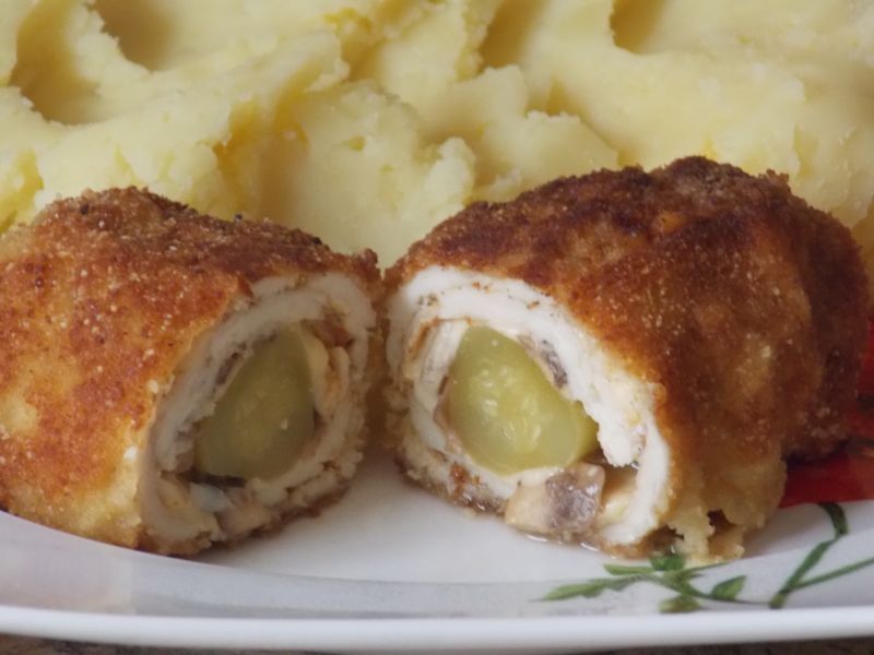 Roladki z ogórkiem, pieczarkami i serem Roladki z ogórkiem, pieczarkami i serem