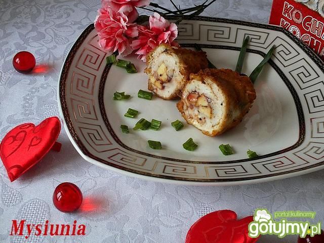 Roladki z oscypkiem i żurawiną Roladki z oscypkiem i żurawiną