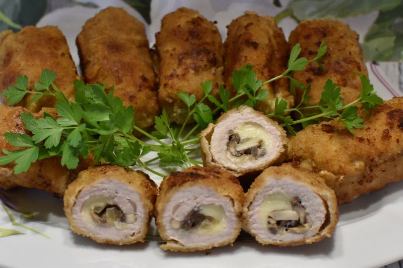 Roladki z pieczarkami i mozzarellą