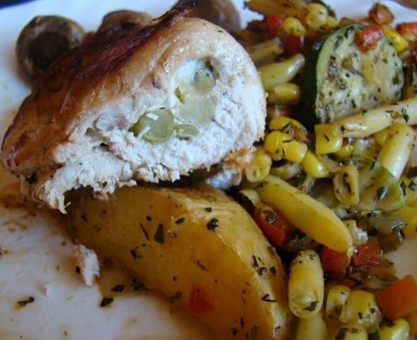 Roladki z piersi kurczaka z brokułami Roladki z piersi kurczaka z brokułami