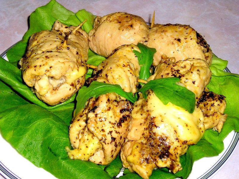 Roladki z piersi kurczaka z ziołami  Roladki z piersi kurczaka z ziołami