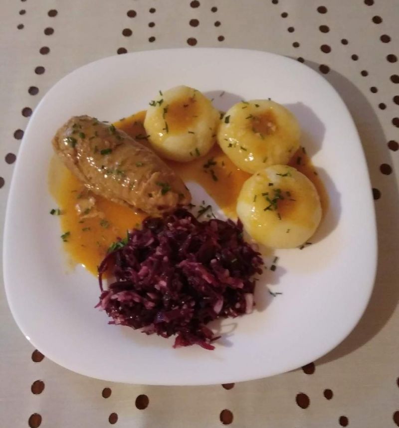 Roladki z polędwiczek z mięsem mielonym i papryką