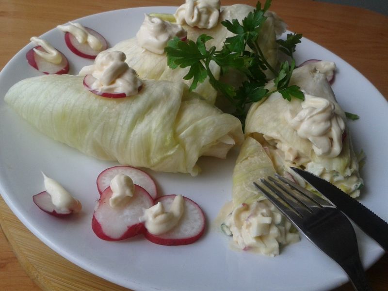 Roladki z sałaty i jajek