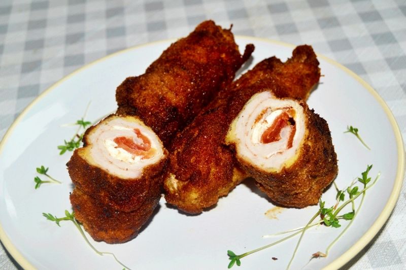 Roladki z serem feta i pomidorem Roladki z serem feta i pomidorem