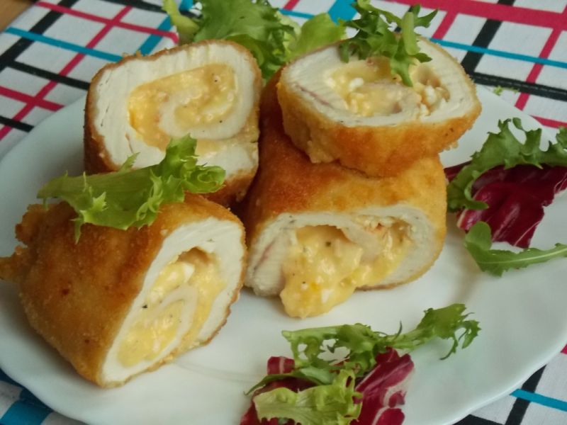 Roladki z serem żółtym i jajkami Roladki z serem żółtym i jajkami