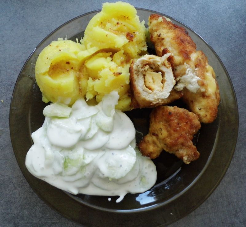 Roladki z serem żółtym i mizerią Roladki z serem żółtym i mizerią