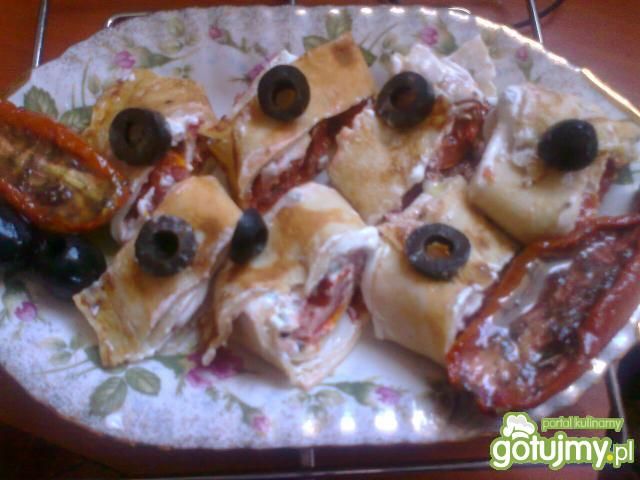 Roladki z suszonymi pomidorami