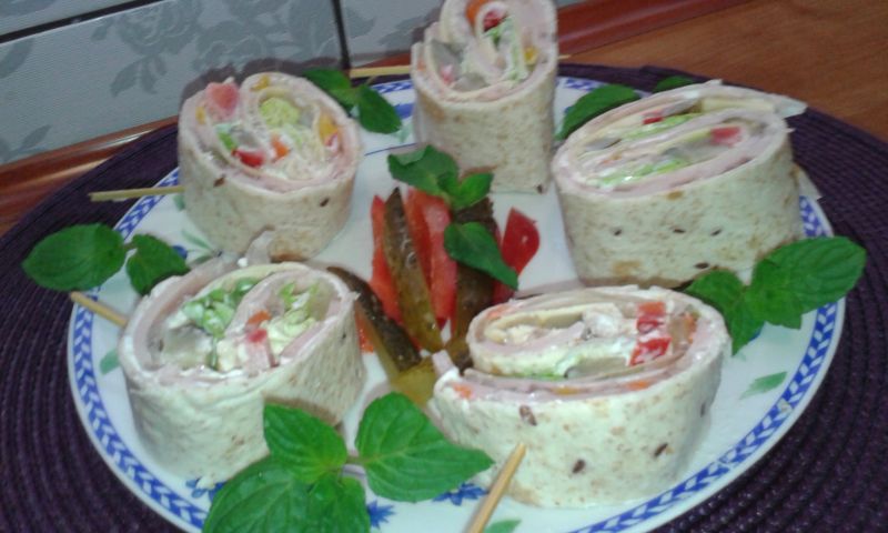 Roladki z tortilli Roladki z tortilli