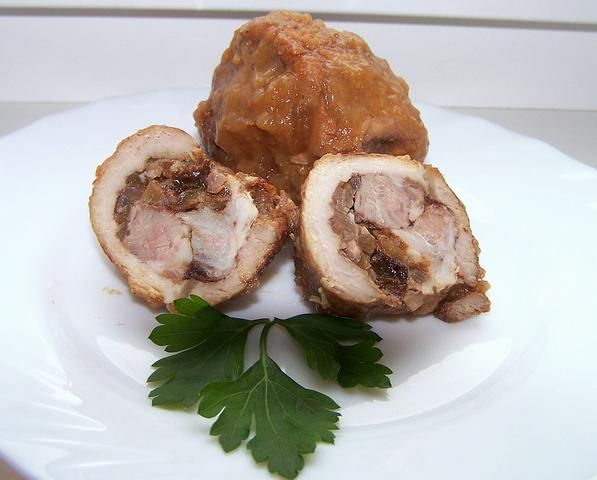 Rolady schabowe z owocami Rolady schabowe z owocami