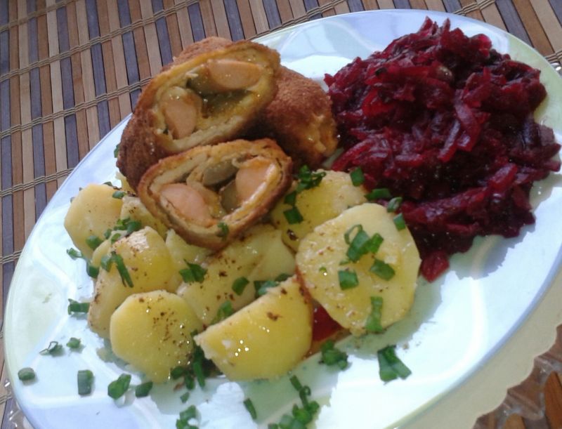 Rolady schabowe z pesto , sera, ogórka i...... Rolady schabowe z pesto , sera, ogórka i......