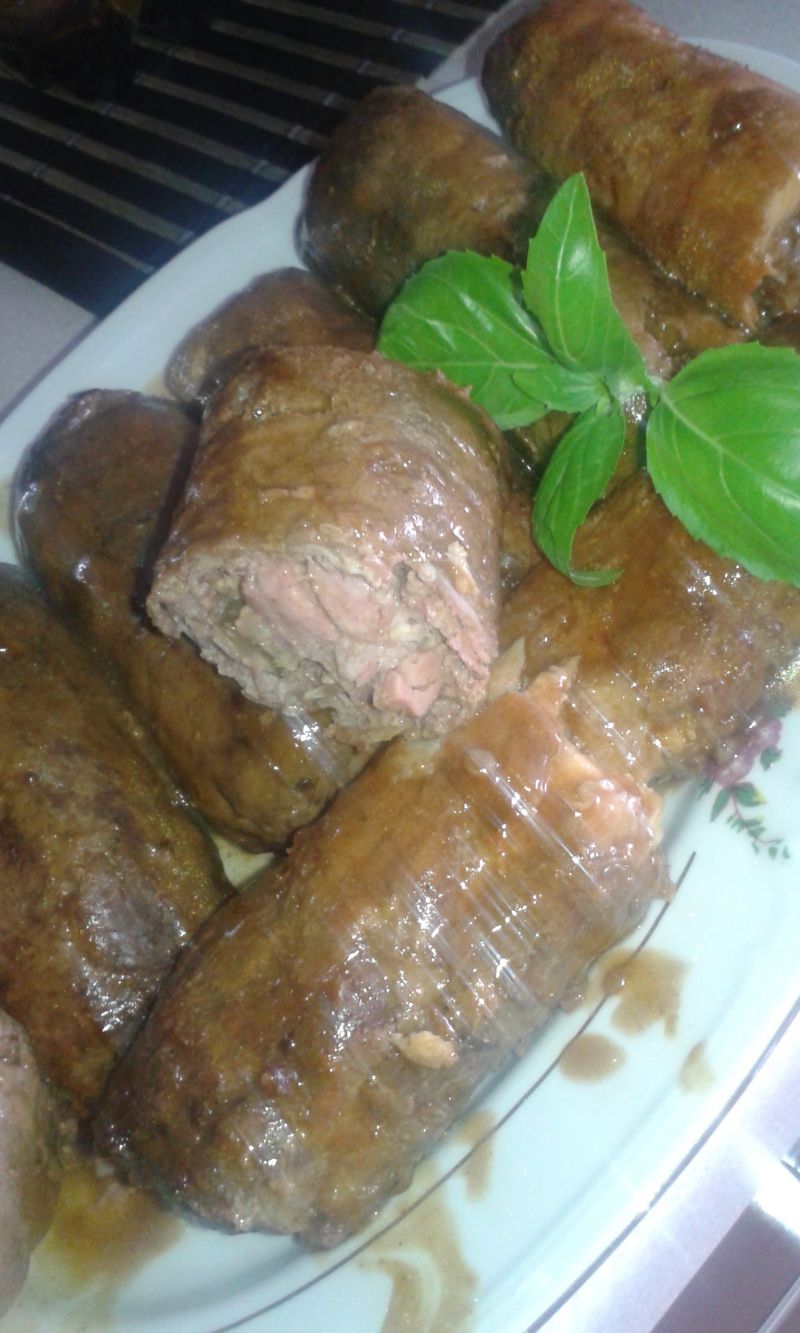 rolady z ogórkiem, cebulą i kiełbasą rolady z ogórkiem, cebulą i kiełbasą