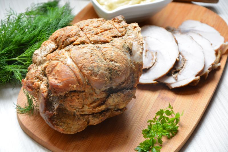 Rolowana łopatka z rękawa koperkowo-musztardowa Rolowana łopatka z rękawa koperkowo-musztardowa