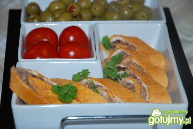 Rolowana tortilla z tuńczykiem Rolowana tortilla z tuńczykiem