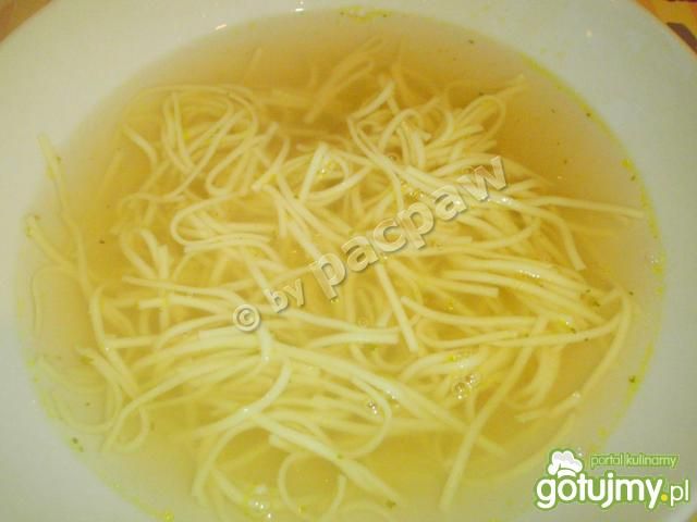 Rosół drobiowy na selerze