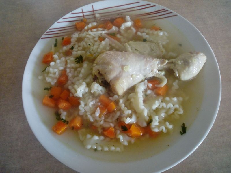 Rosół na pałkach z kurczaka