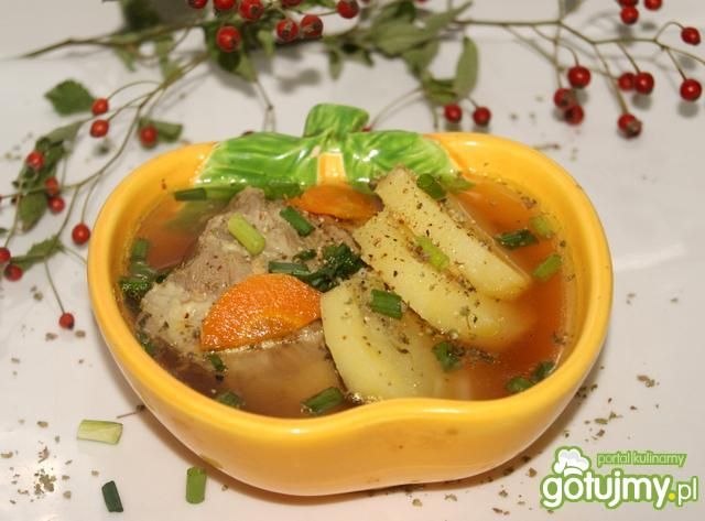 Rosół wieprzowy na żeberkach z ziemniaka