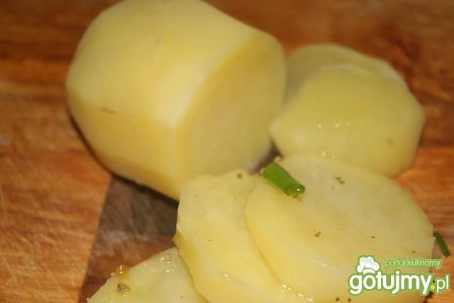Rosół wieprzowy na żeberkach z ziemniaka