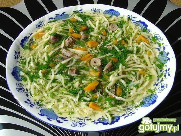 Rosół z Domowym Makaronem i Podrobami