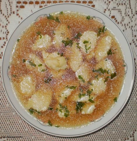 Rosół z indyka z kluskami biszkoptowymi Rosół z indyka z kluskami biszkoptowymi