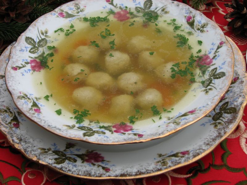 Rosół z karpia z pulpecikami