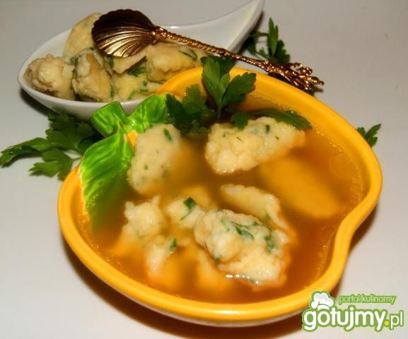 Rosół z kluskami ptysiowymi Rosół z kluskami ptysiowymi