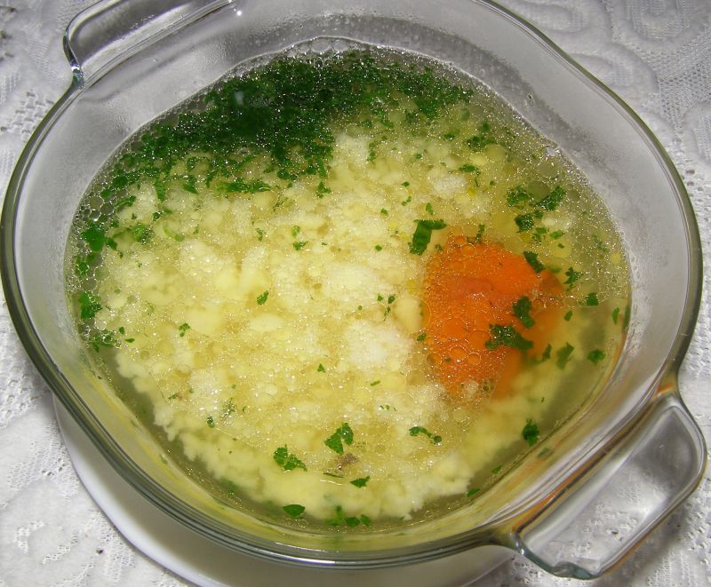 Rosół z lanymi kluskami Rosół z lanymi kluskami