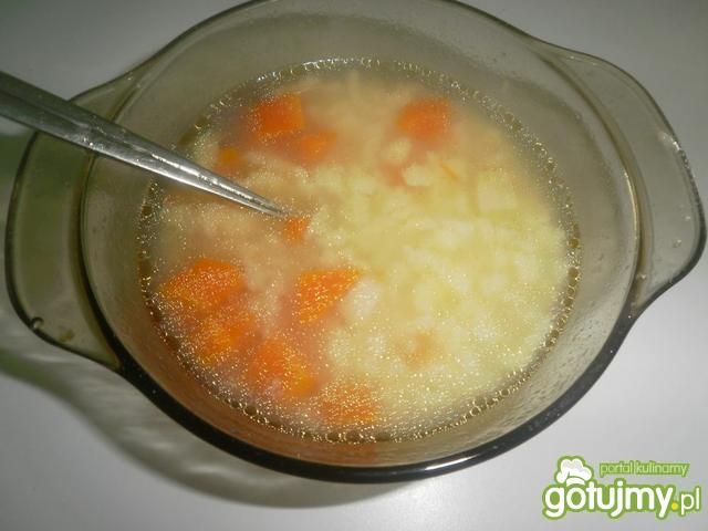 Rosół z mannymi kluskami