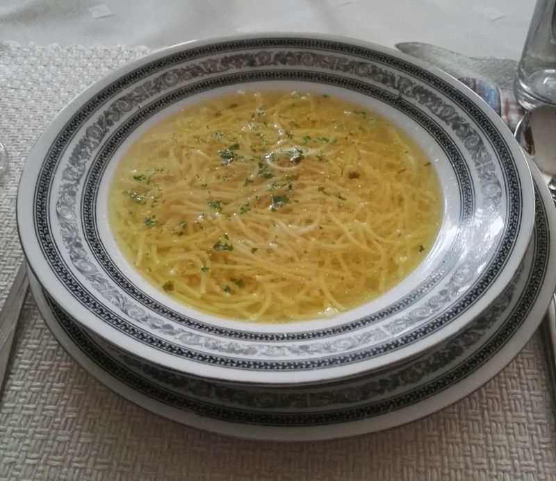 Rosół z zielonkami