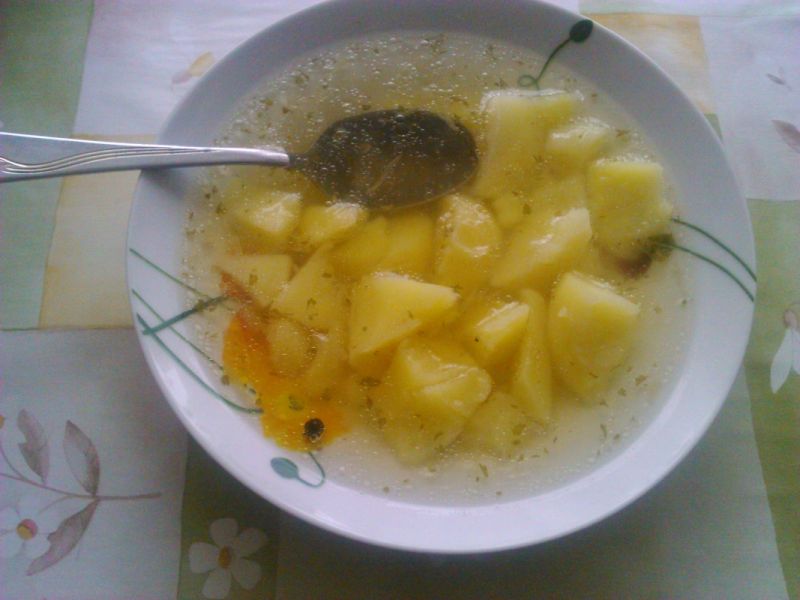 Rosół z ziemniakami 
