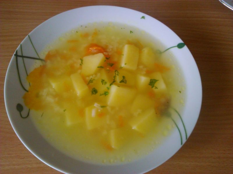 Rosół z ziemniakami i ryżem Rosół z ziemniakami i ryżem