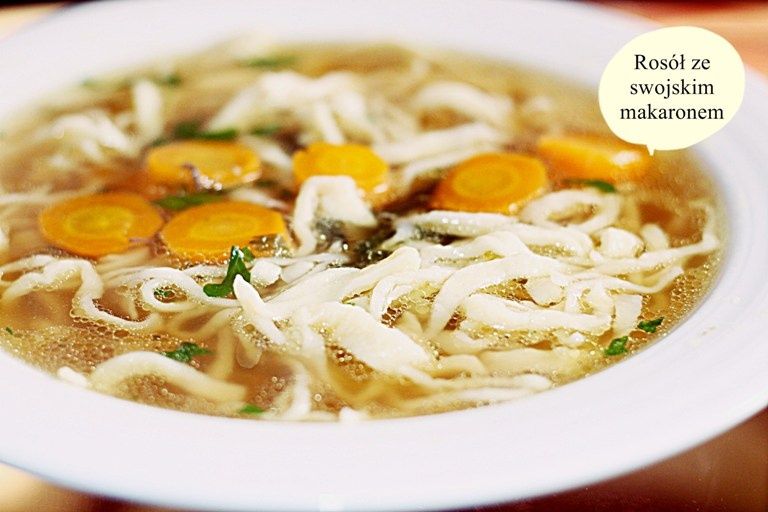 Rosół ze swojskim makaronem
