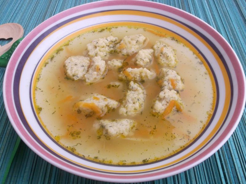 Rosołek z jaglanymi kluseczkami Rosołek z jaglanymi kluseczkami